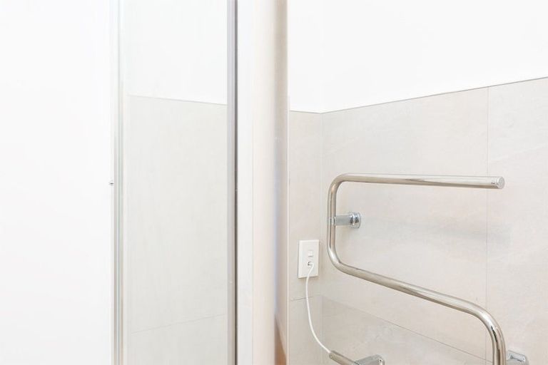 Photo of property in 147 Lancaster Road, Beach Haven, Auckland, 0626