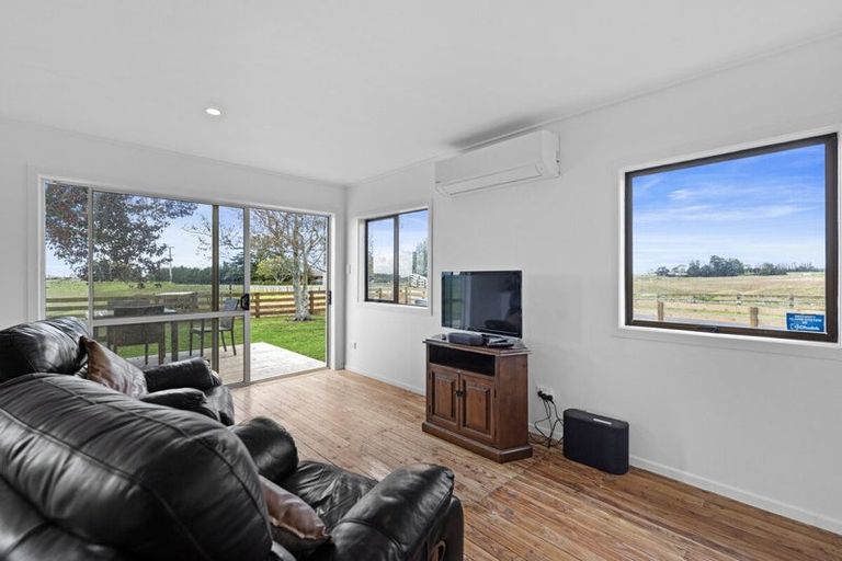 Photo of property in 92 Ohinepanea Road, Pukehina, Te Puke, 3186