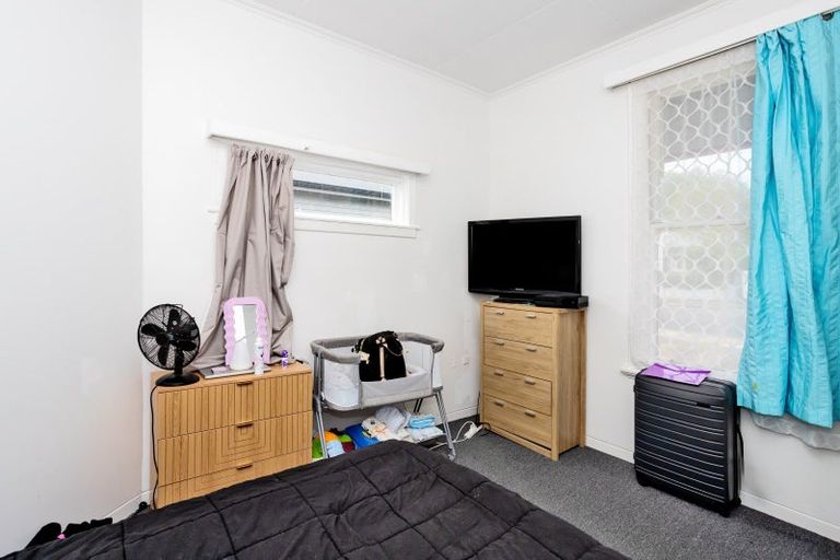 Photo of property in 8 Centre Street, Strathern, Invercargill, 9812