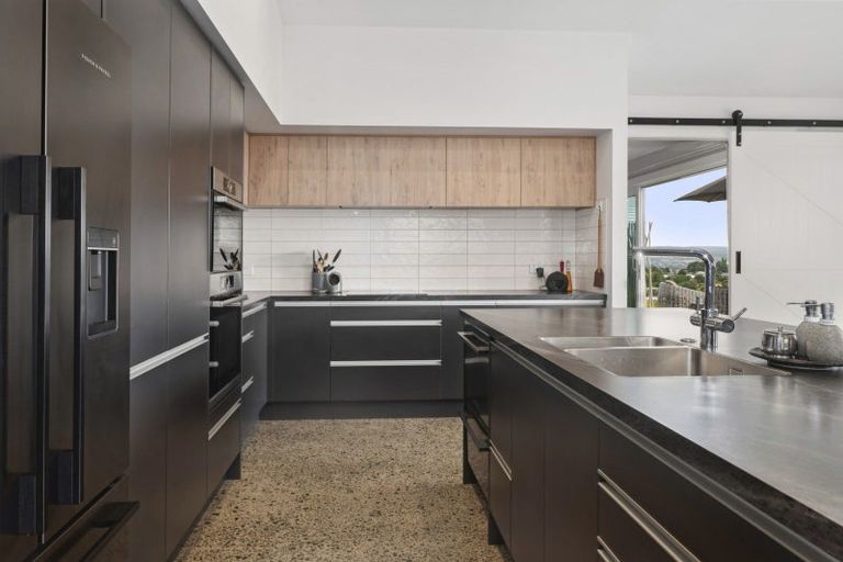 Photo of property in 5 Azalea Lane, Waipahihi, Taupo, 3330