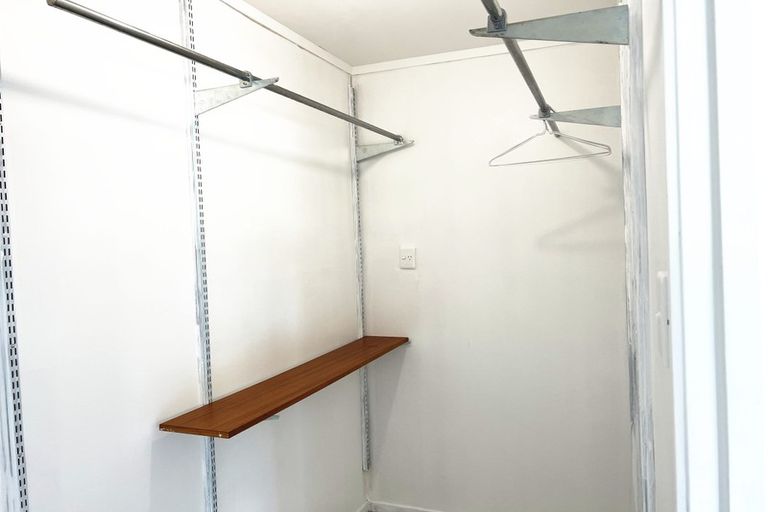 Photo of property in 14 Chelsea View Drive, Chatswood, Auckland, 0626