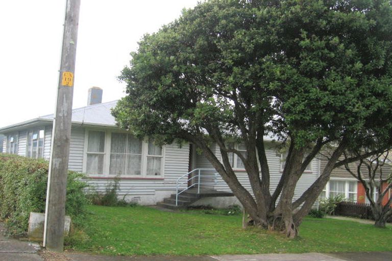 Photo of property in 27 Turkington Street, Tawa, Wellington, 5028