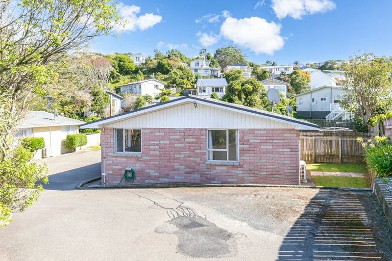 Photo of property in 183c Newlands Road, Newlands, Wellington, 6037
