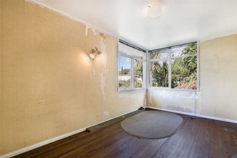 Photo of property in 1 Archlynn Road, Kelston, Auckland, 0602
