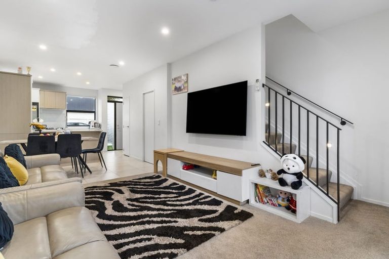 Photo of property in 16 Rorida Lane, Flat Bush, Auckland, 2019