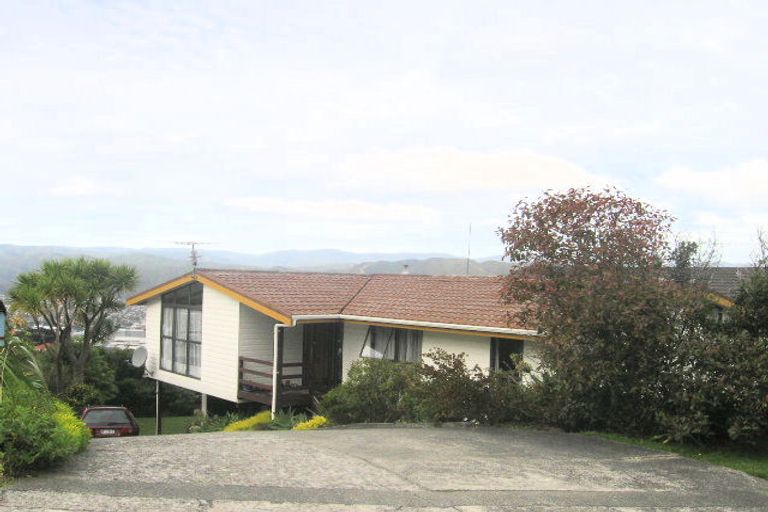 Photo of property in 20 Wisteria Grove, Maungaraki, Lower Hutt, 5010