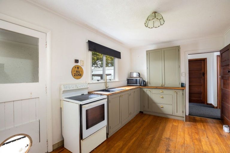 Photo of property in 129 Govett Avenue, Frankleigh Park, New Plymouth, 4310