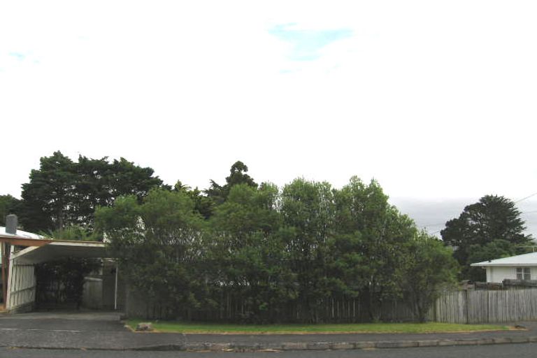 Photo of property in 51 Awaroa Road, Sunnyvale, Auckland, 0612