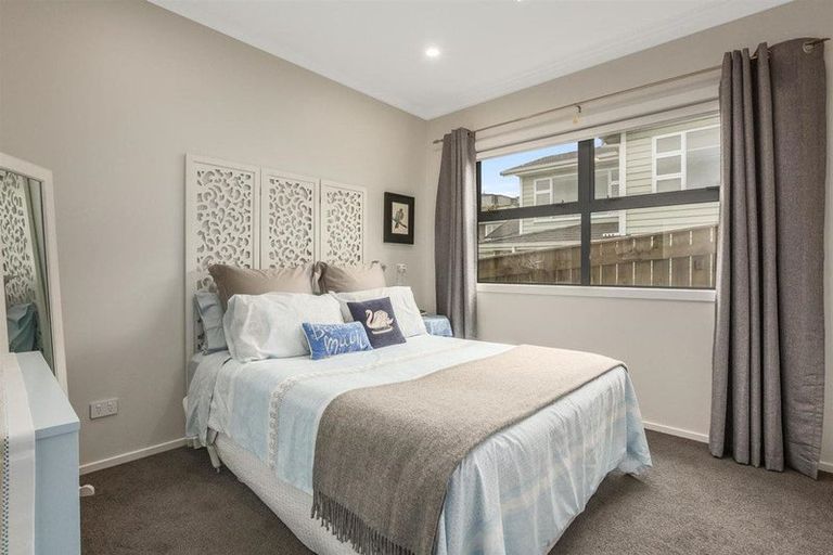 Photo of property in 12 Canary Way, Whitby, Porirua, 5024