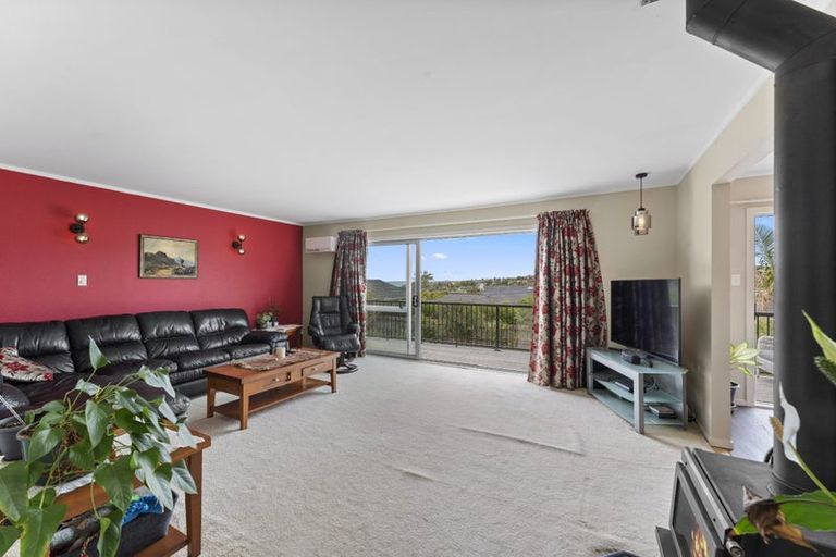 Photo of property in 5 Stapleford Crescent, Browns Bay, Auckland, 0630