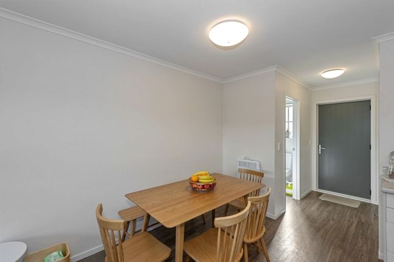 Photo of property in 2 Chiefs Court, Hamilton East, Hamilton, 3216