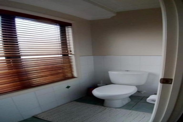 Photo of property in 17 Coventry Way, Long Bay, Auckland, 0630