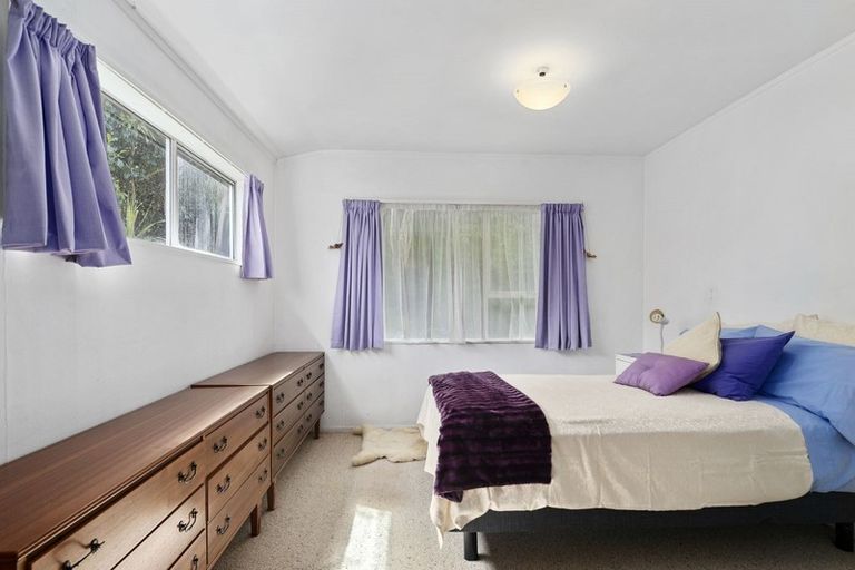 Photo of property in 72 Ravenwood Drive, Forrest Hill, Auckland, 0620