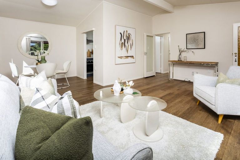 Photo of property in 43 Valley View Road, Glenfield, Auckland, 0629