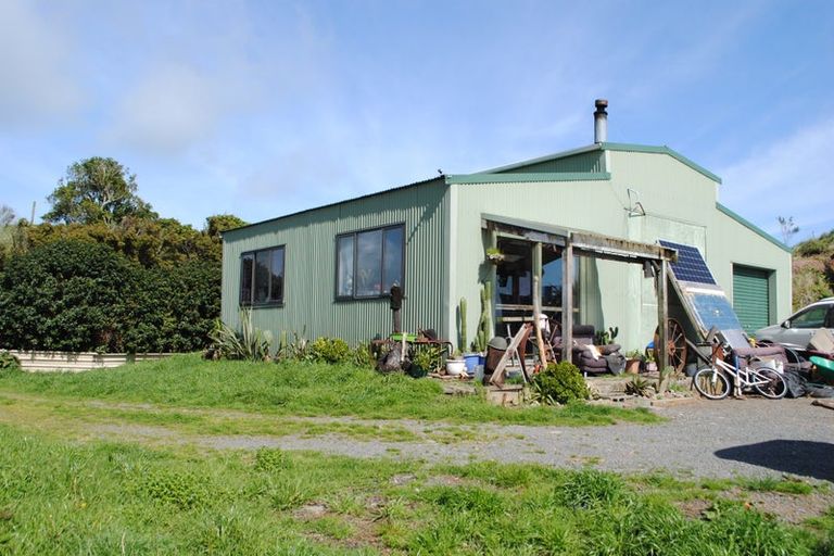 Photo of property in 7 Warea Road, Warea, New Plymouth, 4381