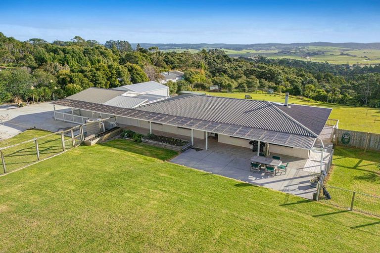 Photo of property in 180 Wishart Road, Helensville, 0875