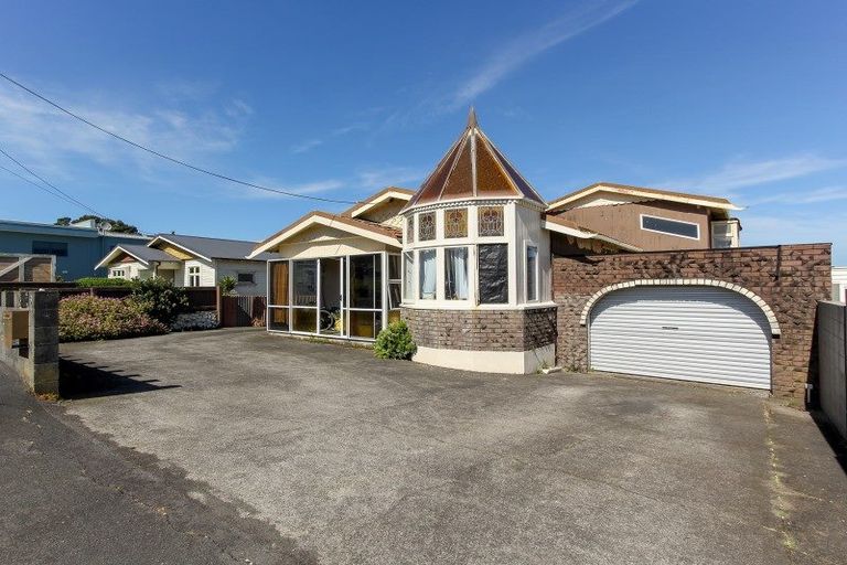 Photo of property in 6 Nobs Line, Strandon, New Plymouth, 4312