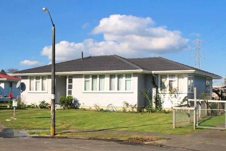 Photo of property in 7 Chadwick Crescent, Mangere East, Auckland, 2024