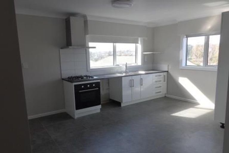 Photo of property in 96 Chislehurst Street, Henderson, Auckland, 0612