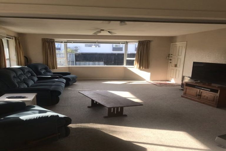 Photo of property in 104 Holly Road, St Albans, Christchurch, 8014
