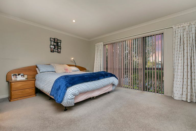 Photo of property in 8 Archer Rayner Place, Greenhithe, Auckland, 0632