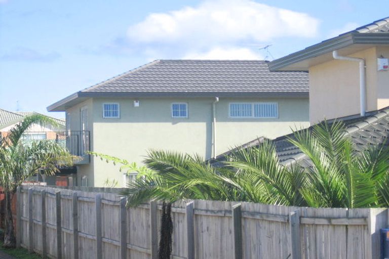 Photo of property in 38 Roy Maloney Drive, Henderson, Auckland, 0612