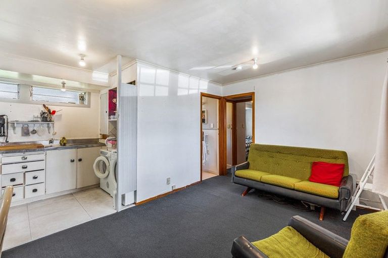 Photo of property in 85 Glengarry Road, Glen Eden, Auckland, 0602