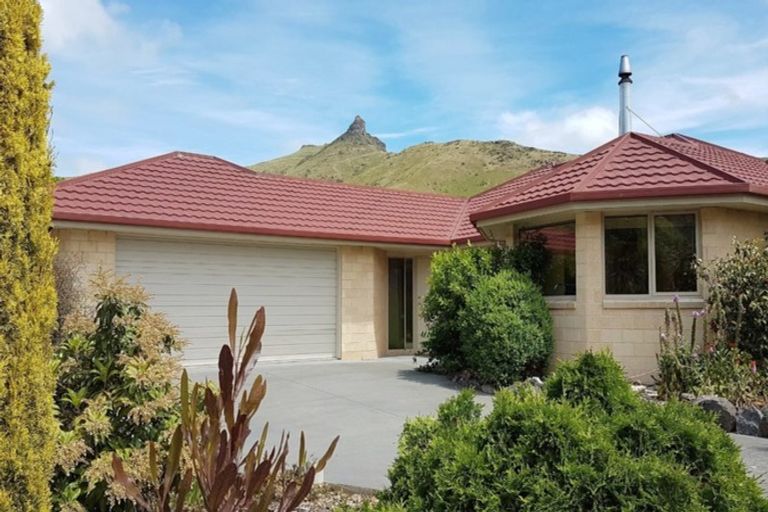 Photo of property in 6 Deavoll Place, Heathcote Valley, Christchurch, 8022