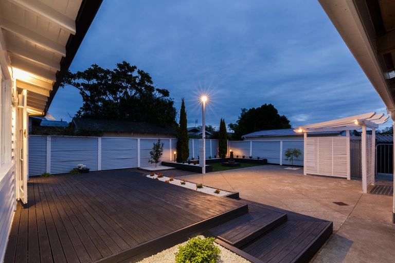 Photo of property in 143 Featherston Street, Palmerston North, 4410