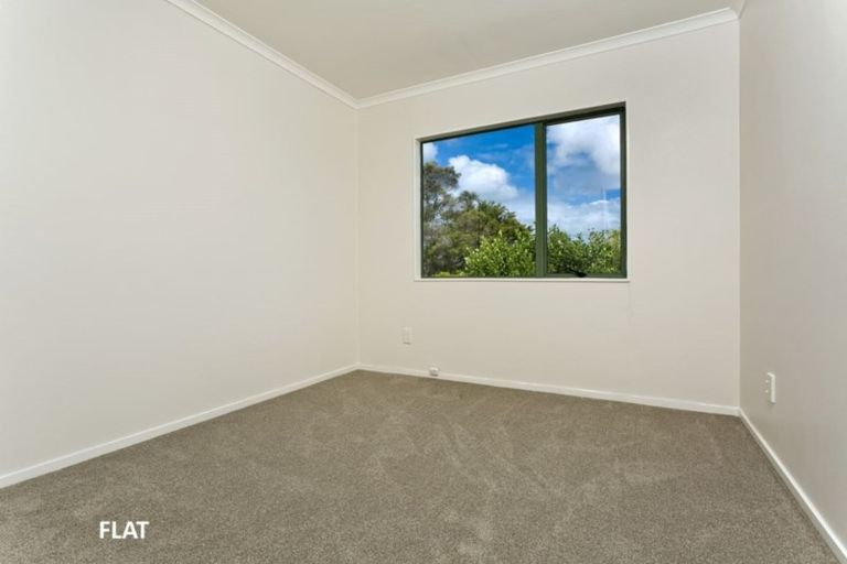 Photo of property in 26 Lorikeet Place, Unsworth Heights, Auckland, 0632