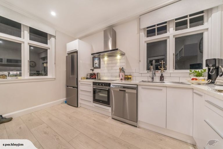 Photo of property in 3/246 Oriental Parade, Oriental Bay, Wellington, 6011