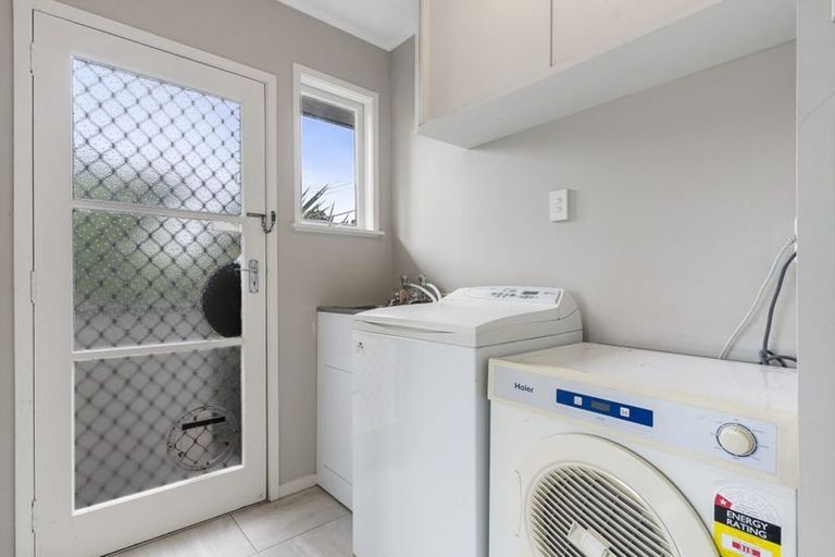 Photo of property in 234 Triangle Road, Massey, Auckland, 0614