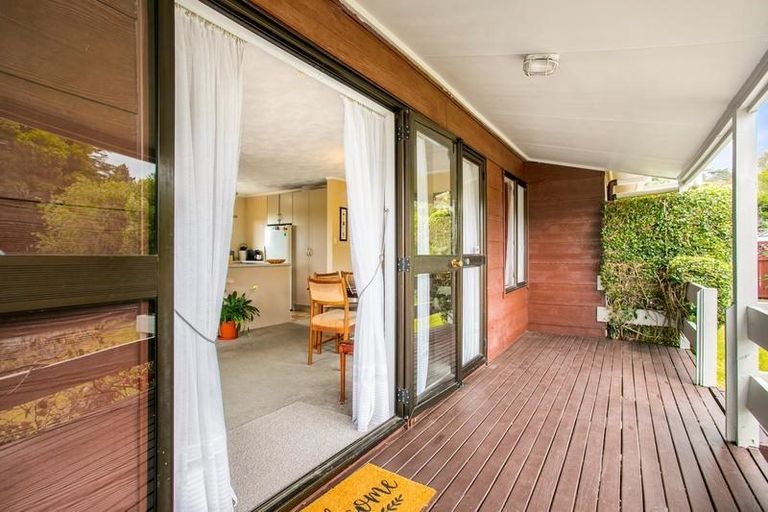 Photo of property in 6 Elizabeth Drive, West Harbour, Auckland, 0618