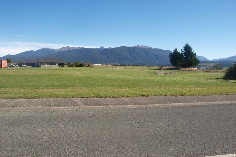 Photo of property in 91 Oraka Street, Te Anau, 9600