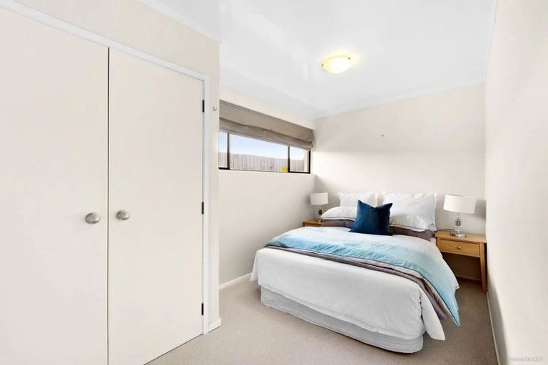 Photo of property in 6 Valdese Rise, Browns Bay, Auckland, 0630