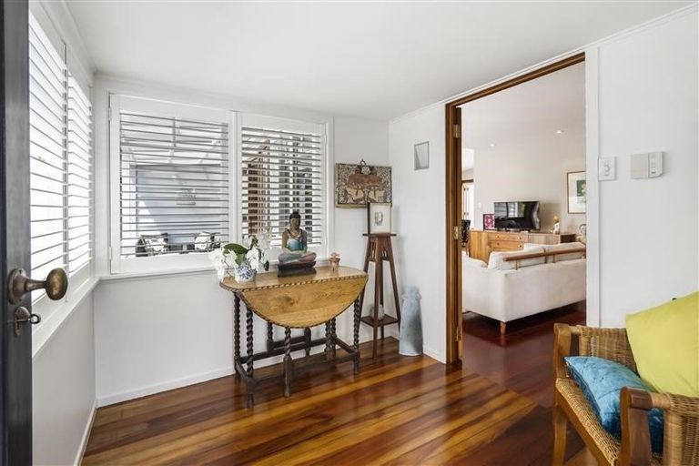 Photo of property in 18 Marie Avenue, Red Beach, 0932