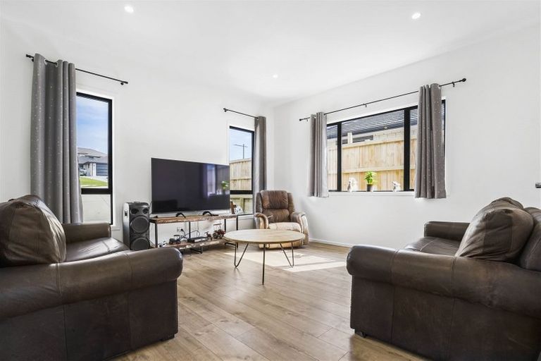 Photo of property in 12 Paiaka Place, Rototuna North, Hamilton, 3210