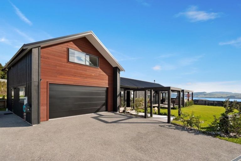 Photo of property in 42 Botanical Heights Drive, Waipahihi, Taupo, 3330