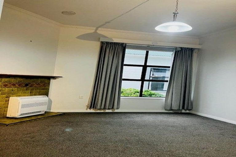 Photo of property in 70 Derwent Street, Island Bay, Wellington, 6023