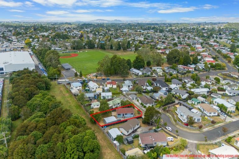 Photo of property in 35 Purcell Place, Melville, Hamilton, 3206