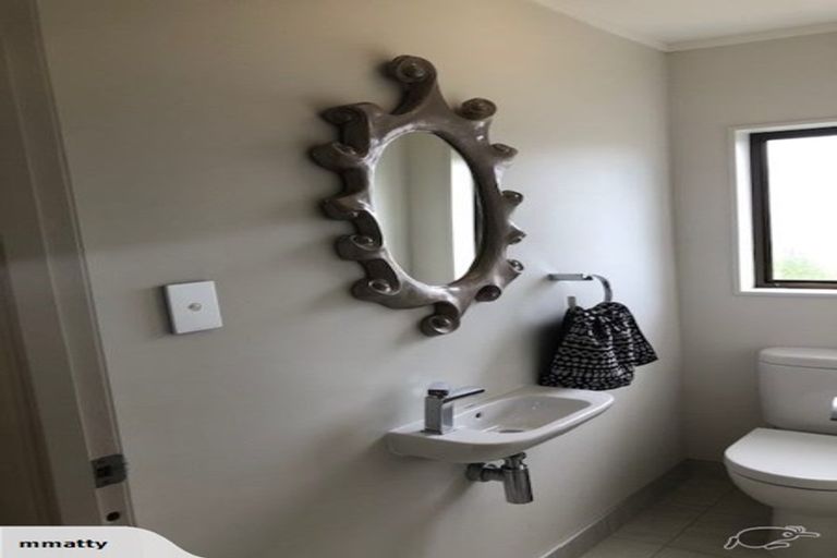 Photo of property in 6a Ursula Place, Half Moon Bay, Auckland, 2012