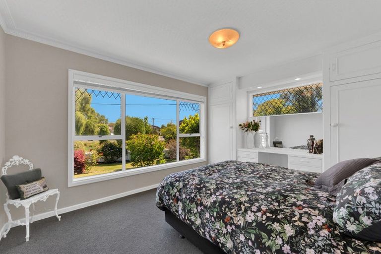 Photo of property in 233 Fifield Terrace, Opawa, Christchurch, 8023