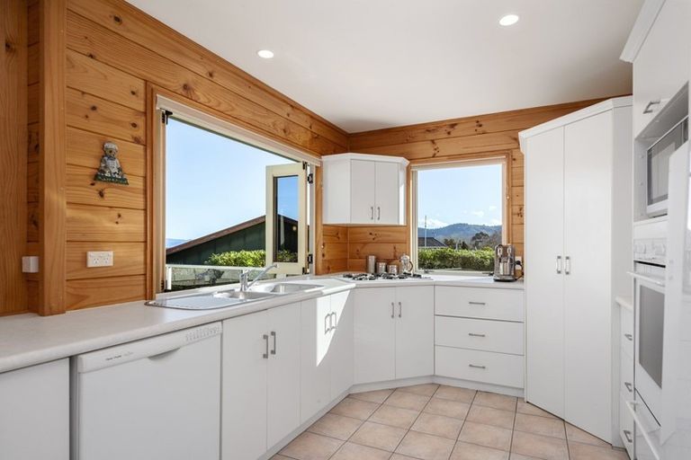 Photo of property in 31 Angela Place, Kinloch, Taupo, 3377