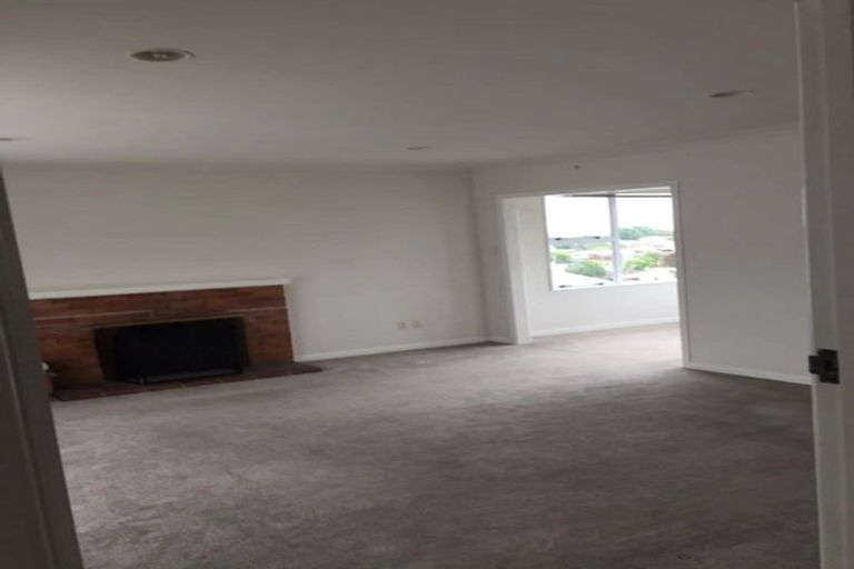 Photo of property in 316 Wairau Road, Glenfield, Auckland, 0629