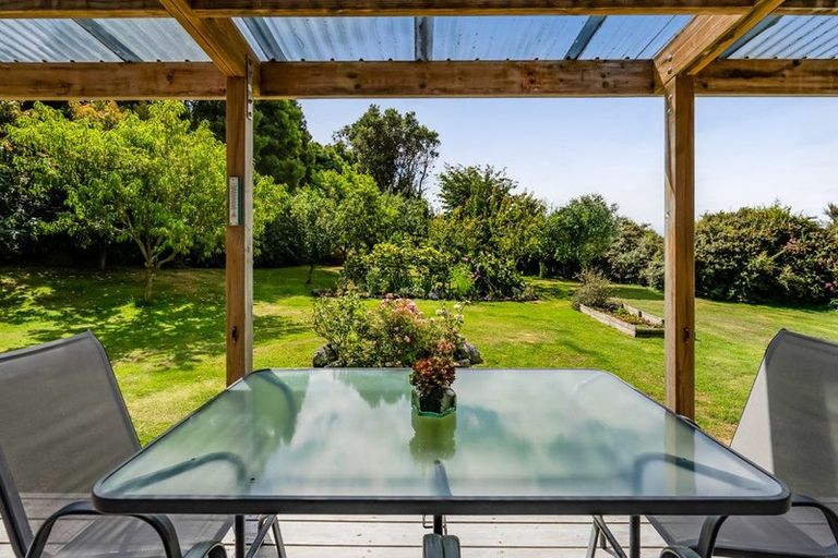 Photo of property in 2952 Eltham Road, Opunake, 4682