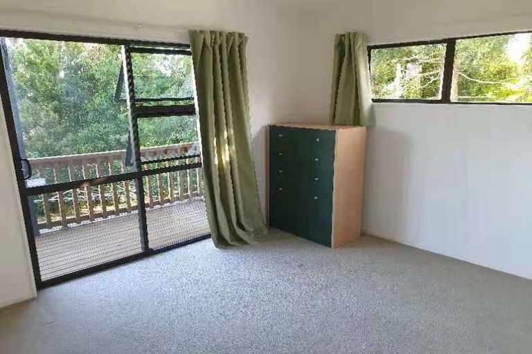 Photo of property in 6 Tableau Place, Totara Vale, Auckland, 0629