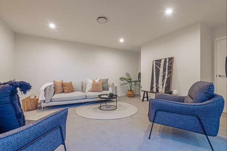 Photo of property in 45 Sardinia Grove, Fitzherbert, Palmerston North, 4410