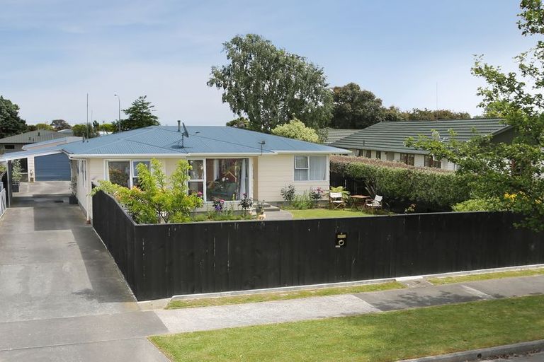 Photo of property in 4 Acacia Street, Kelvin Grove, Palmerston North, 4414
