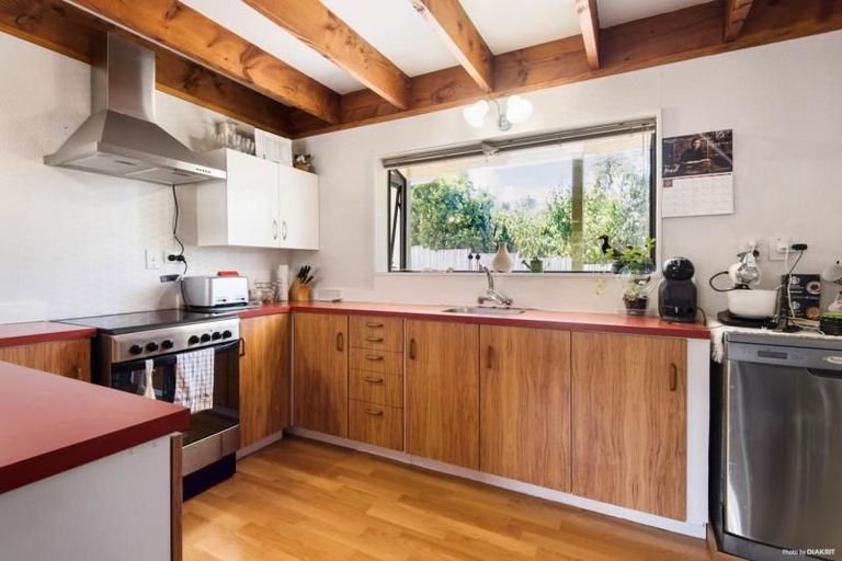 Photo of property in 5/8 West Lynn Road, Titirangi, Auckland, 0604