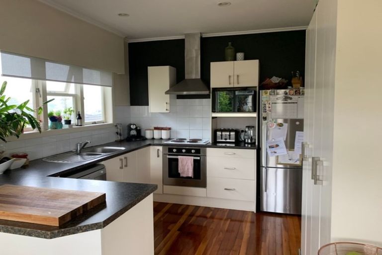 Photo of property in 1/1 Quebec Road, Milford, Auckland, 0620